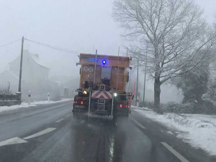 Les services de déneigement sont sur le qui-vive depuis ce matin, comme ici à La Mothe.