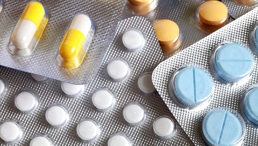 La revue Prescrire a dévoilé jeudi sa nouvelle liste de près d'une centaine de médicaments "plus dangereux qu'utiles", à éviter en raison des risques sanitaires "disproportionnés" qu'ils font courir aux patients