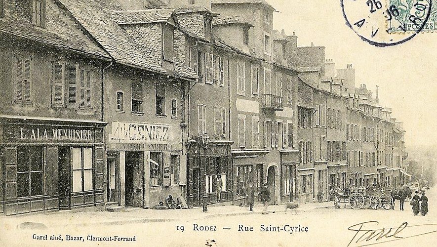 La rue Saint-Cyrice au siècle dernier et ses nombreux commerces.