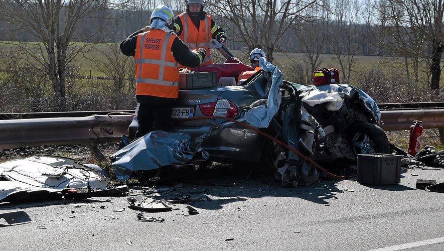 Désincarcéré, le conducteur est un miraculé vu l'état de son véhicule entré en collision à Gages.