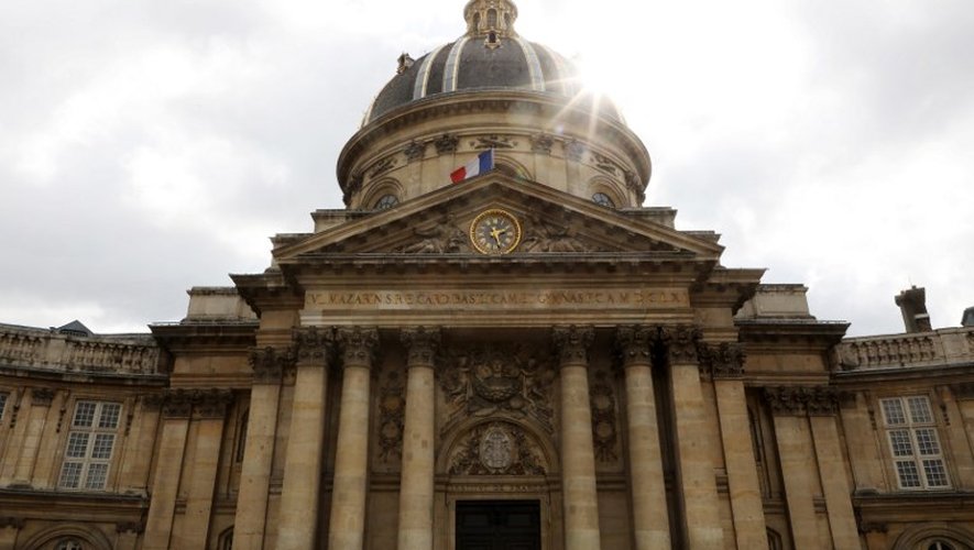 L'Académie française avait mis jeudi à son ordre du jour l'examen d'un rapport préconisant la féminisation des noms de métiers.