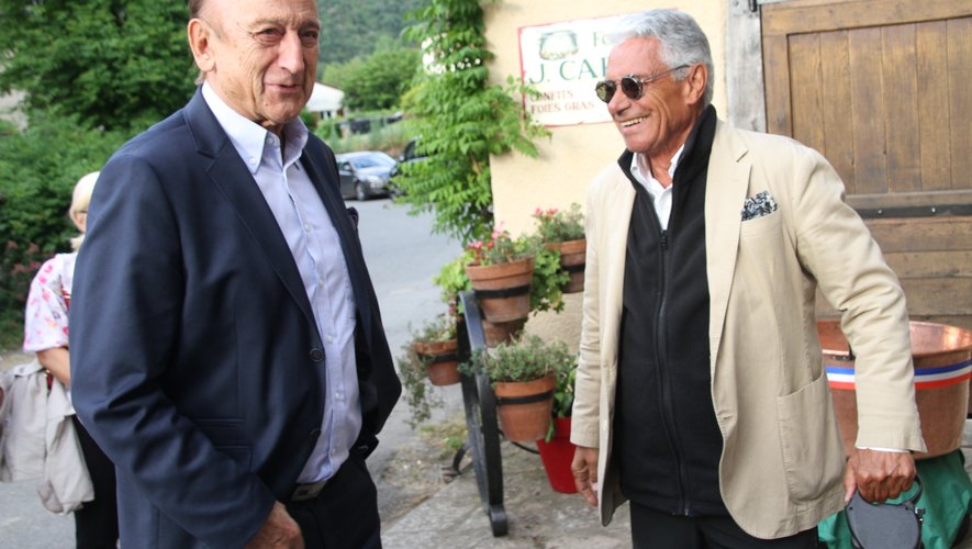 Rencontre avec le chroniqueur Pierre Bonte, lors des trente-cinq ansde tourisme vert chez « Carlou » à Monteils.