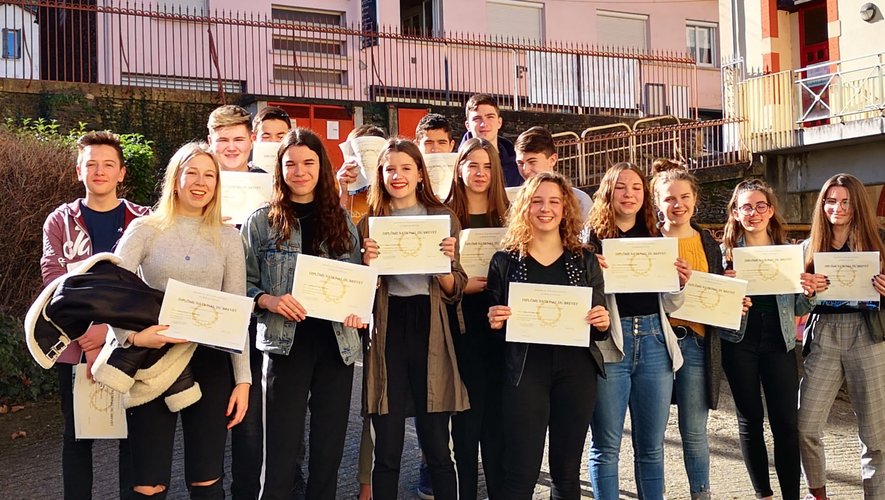 Les élèves de 3e du collège Sainte-Foy 2018 ont reçu leurs diplômes.
