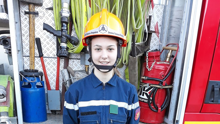 Emilie Guyot, 16 ans, jeune sapeur-pompierau centre de Villefranche-de-Rouergue depuis 4 ans.
