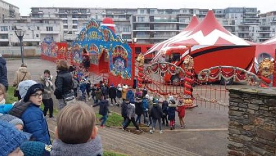 En lien avec le projet d’école, les élèves ont assisté en décembre à un spectacle de cirque.