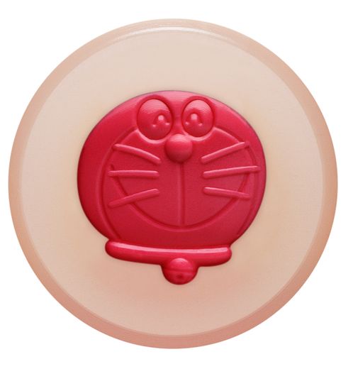 Le chat-robot Doraemon s'invite sur le raisin d'un rouge à lèvres chez Paul & Joe Beauté.