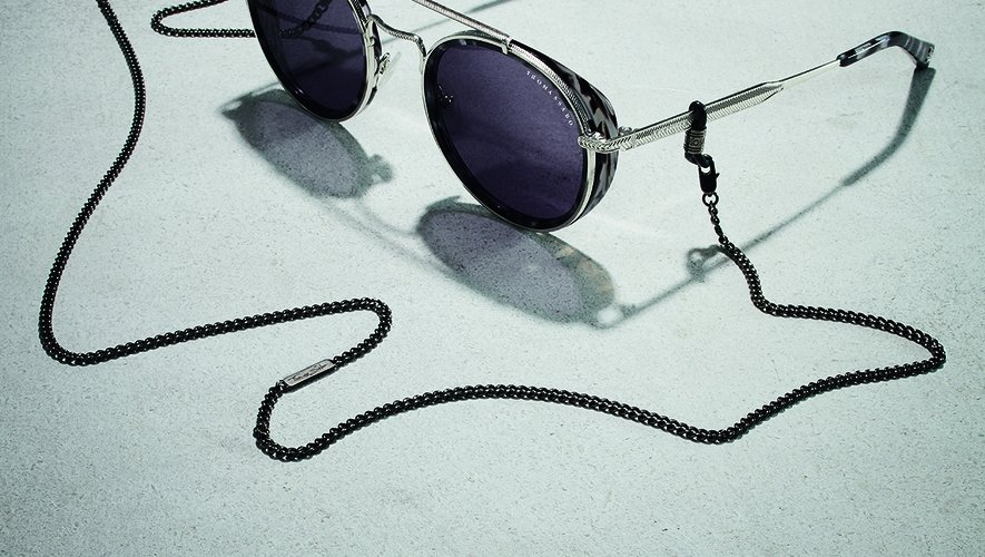 La première collection eyewear de Thomas Sabo se compose également de chaînes de lunettes.