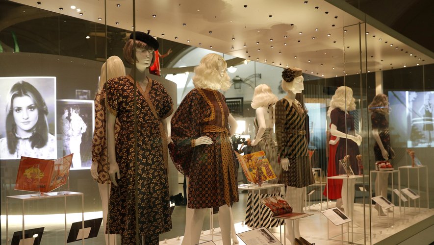 La styliste londonienne Mary Quant, qui a popularisé la minijupe, est au coeur d'une exposition au musée V&A à Londres