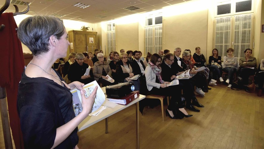 L’assistance à l’assemblée générale du centre social du pays d’Olt.