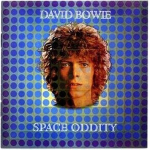 David Bowie publia "Space Oddity' le 11 juillet 1969, neuf jours avant le premier pas sur la Lune de Neil Armstrong.
