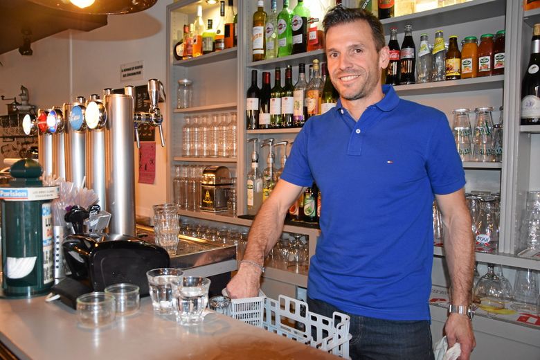 Il était le premier à investir dans le quartier. Un précurseur heureux de voir l’Aveyron se rapprocher de lui. AD