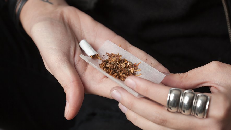 Plus de 80 % des jeunes adultes qui ont déclaré avoir consommé de la marijuana en 2018 ont également déclaré avoir consommé du tabac au cours des 12 derniers mois.