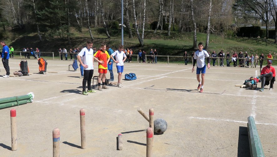Plus de 300 joueurs ont tourné par équipes sur le quillodrome de Saint-Amans-des-Côts