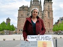 La sœur de Mathias Échène, quotidiennement en contact avec son frère via un téléphone portable, vient de créer un comité de soutien. Plusieurs proches l’y ont déjà rejoint.
