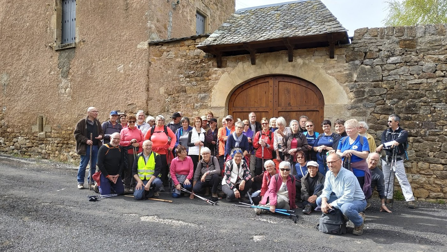 Le club de randonnée  à dos en balade avec le club de Sévérac-d’Aveyron sur le Causse-Comtal