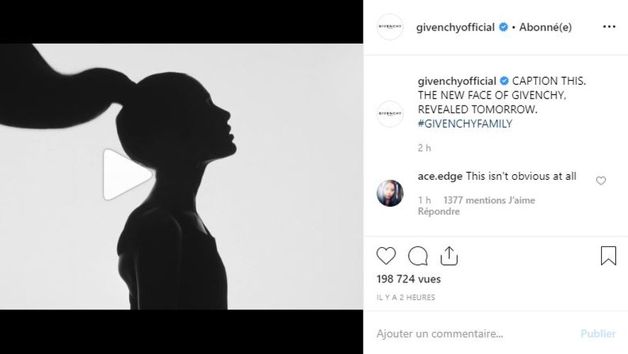 Ariana Grande serait la nouvelle ambassadrice de la maison Givenchy.