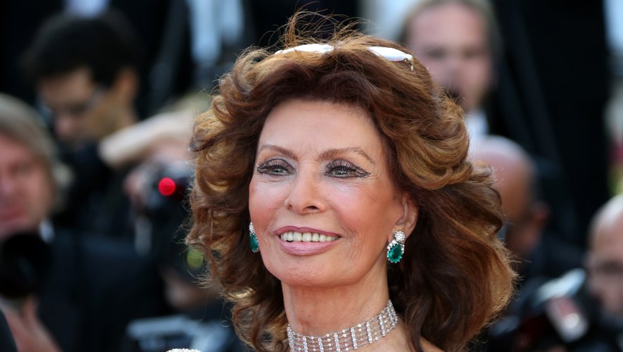 La légende italienne Sophia Loren a livré une masterclass de regard charbonneux en 2014. Le 20 mai 2014