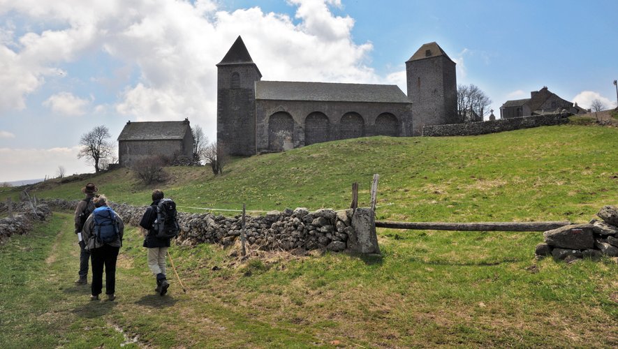 L’Aubrac, terre des marcheurs de Saint-Jacques-de-Compostelle et de Saint-Guilhem.