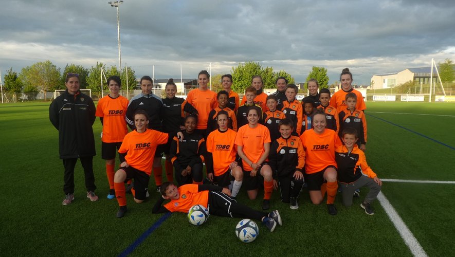 Les féminines et les U11 du Druelle FC.