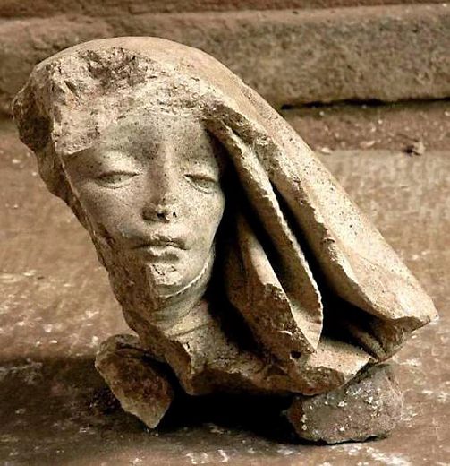 Fragment d’une jeune femme de la Mise au tombeau.