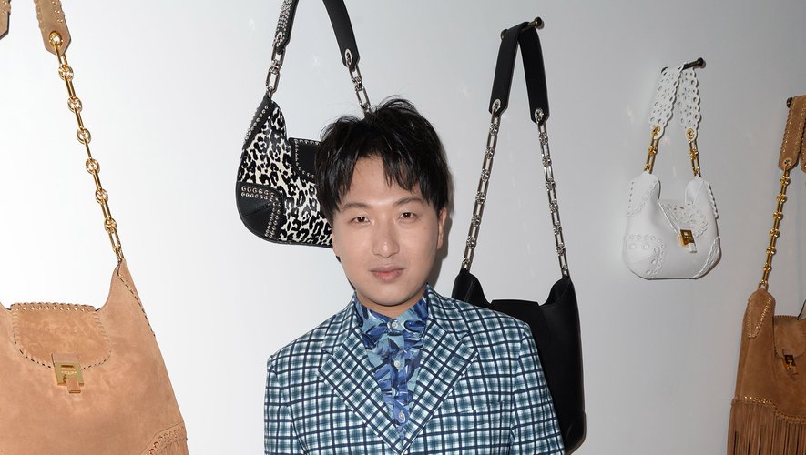 Tao Liang alias Mr. Bags signe un sac à main licorne en édition limitée avec la marque de luxe Tod's.