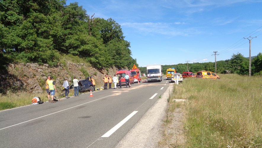 L'accident s'est produit vers 15 h 30 sur la RN88 au lieu-dit les Cayroules, commune de Sévérac-l'Eglise.