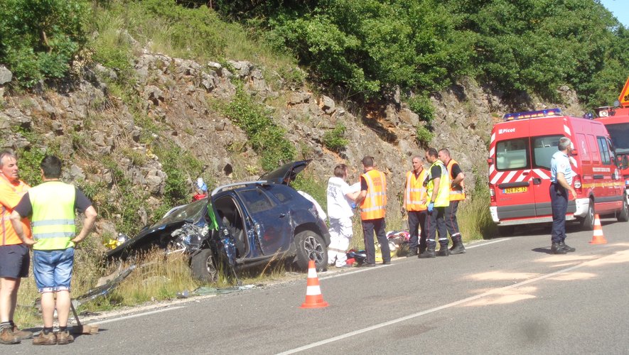 L'accident s'est produit vers 15 h 30 sur la RN88 au lieu-dit les Cayroules, commune de Sévérac-l'Eglise.