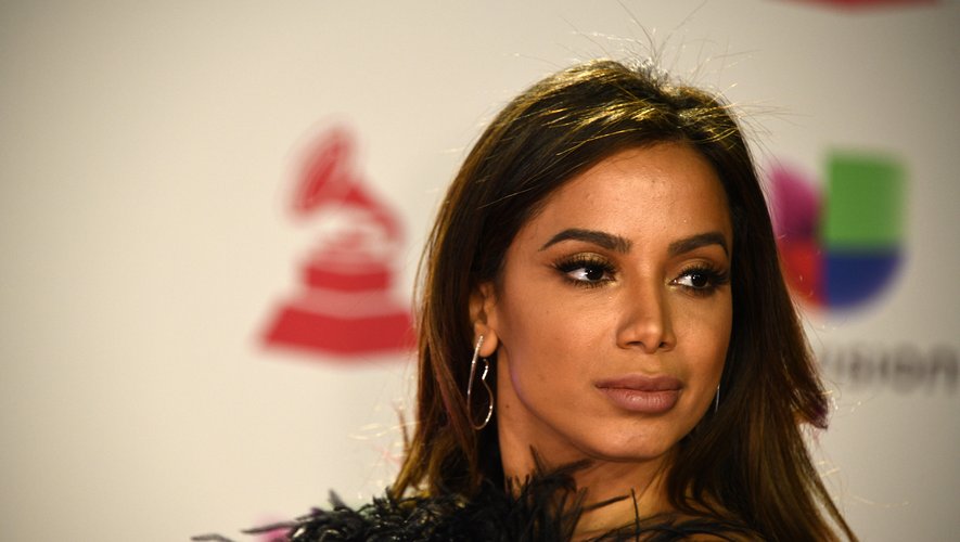 La chanteuse brésilienne Anitta arrive à la 19ème cérémonie des Latin Grammy Awards à Las Vegas