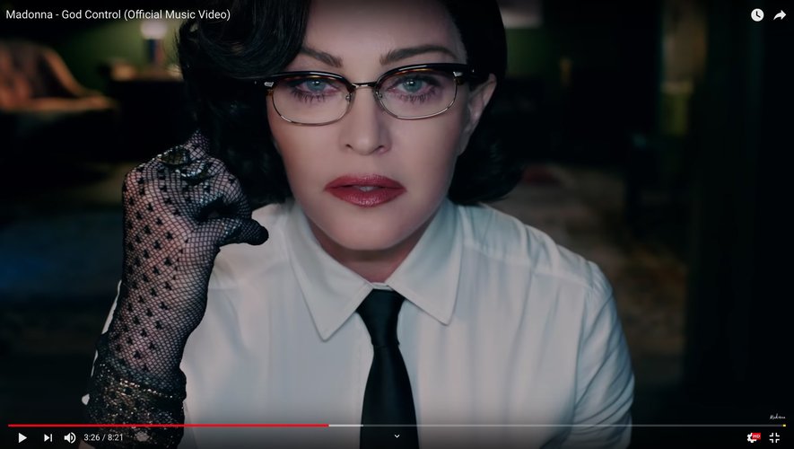 Madonna a dévoilé un nouveau clip choc contre les armes à feu pour illustrer son single "God Control".