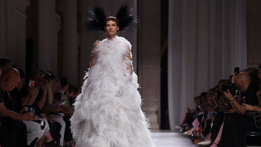 La robe de mariée de Givenchy. Paris, le 2 juillet 2019.