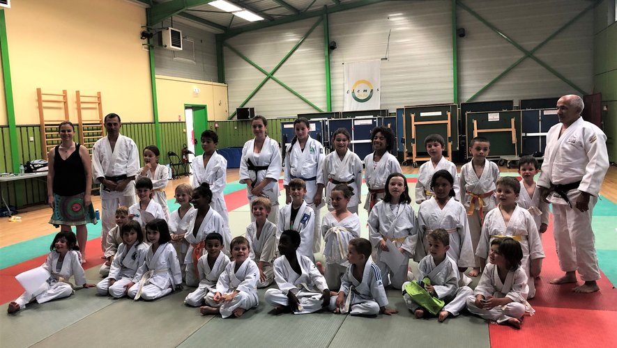 Dernier cours et remise des ceintures pour les jeunes judokas