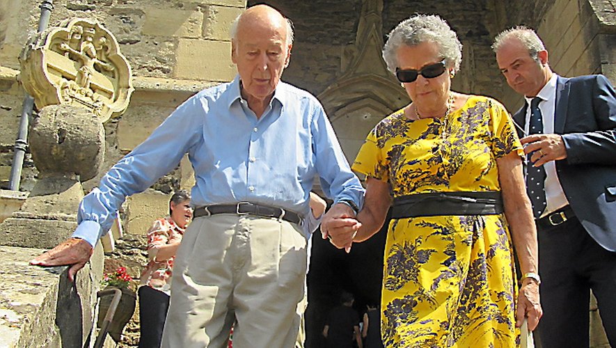 Le Village D Estaing A Fete La Saint Fleuret En Presence De Valery Giscard D Estaing Centrepresseaveyron Fr