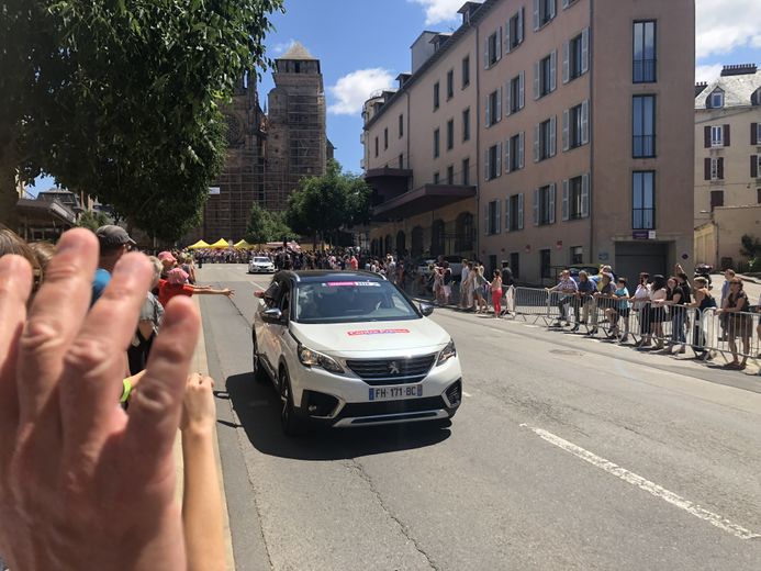 Centre Presse dans la caravane du Tour !