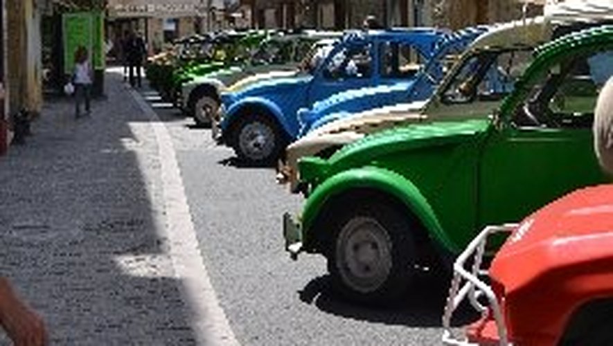 8e rassemblement de 2 CV et méharis, 15 h ce dimanche à Saint-Géniez d'Olt et d'Aubrac.