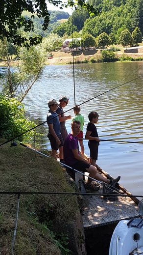 Cet après-midi de découverte de la pêche a grandement séduit les jeunes.