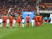 Vendredi, lors de l’entrée des joueurs sur la pelouse du Stadium de Toulouse.