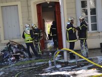 Les pompiers toujours à pied d'oeuvre ce dimanche matin.