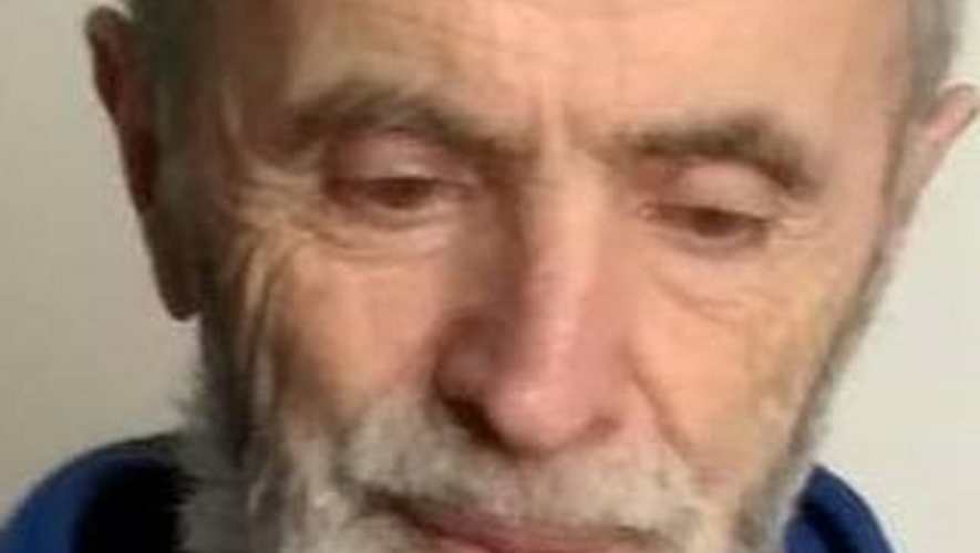 Charles Condamines est né à Martrin, dans le Sud-Aveyron.