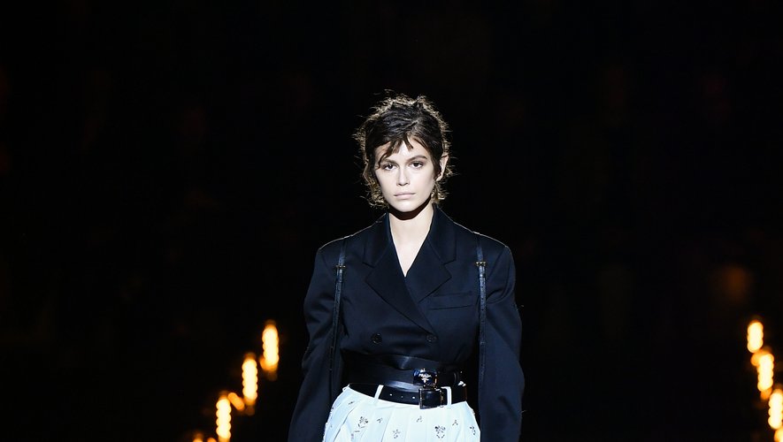Prada fait partie des maisons extrêmement influentes notamment pour les mannequins qui débutent. Kaia Gerber défile ici à Milan pour la semaine de prêt-à-porter homme automne-hiver 2019 (13 janvier 2019).