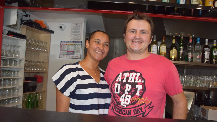 Euzeni Anjos et Manuel Gonçalves, depuis le début du mois aux commandes du restaurant Le Palais, boulevard Laromiguière à Rodez.