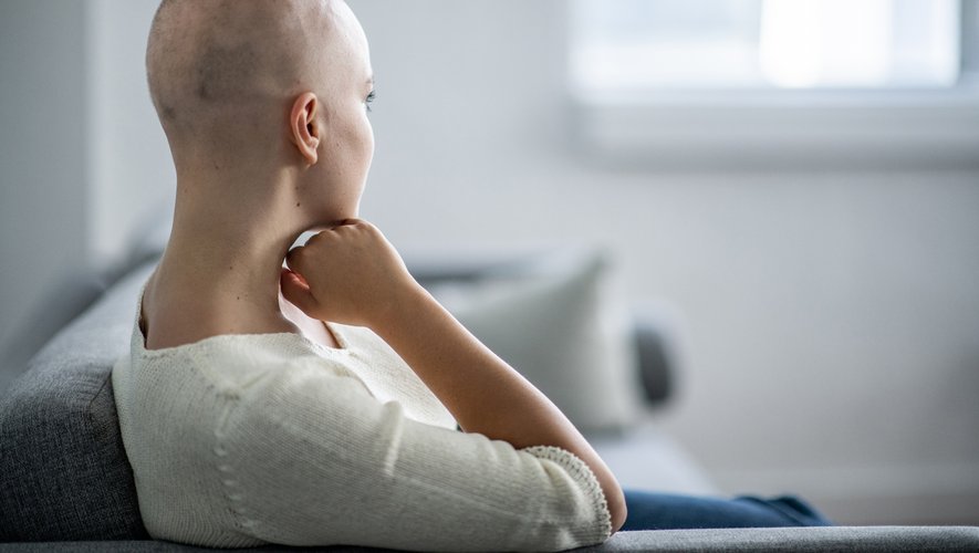 Les femmes qui suivent un traitement hormonal contre les effets de la ménopause ont un peu plus de risque de développer un cancer du sein.