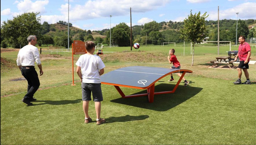 Le « teqball », un jeu partagé entre tennis de table et football.
