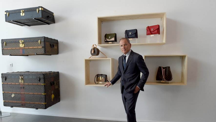 La ministre du Travail inaugure un atelier Louis Vuitton en Anjou