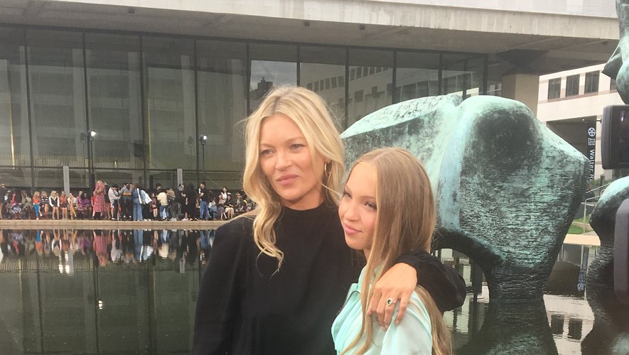 Kate Moss et sa fille Lila Grace au défilé Longchamp à New York.