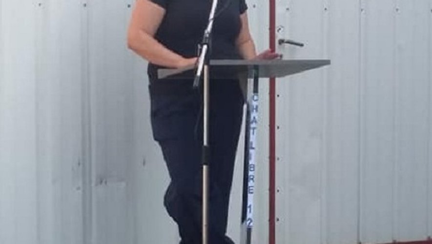 Emeline Blanc lors de son discours d’inauguration.