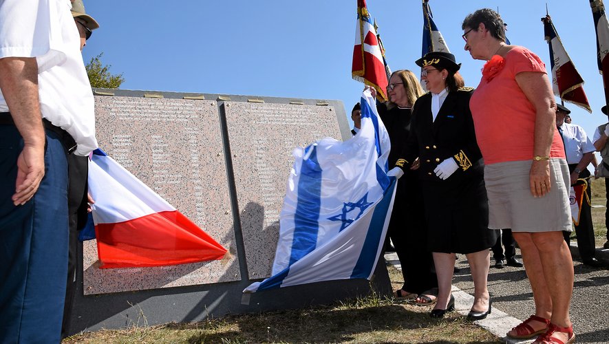 Une plaque en l’honneur des 46 « Justes parmi les Nations » aveyronnais a été inaugurée mardi, au mémorial de Sainte-Radegonde, en présence notamment d’Anita Mazor, consul général auprès de l’ambassade d’Israël.