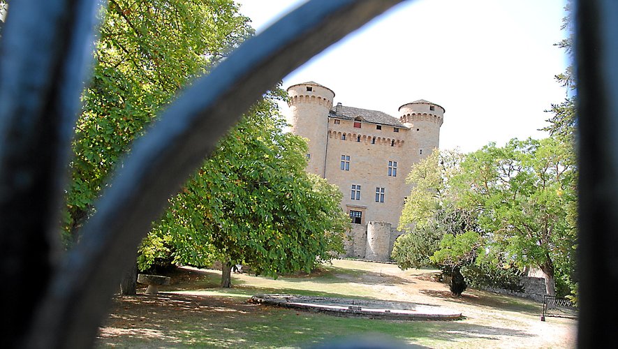 Le château de Cabrières a été érigé au XXe siècle. Il est, encore aujourd’hui, dans un état de conservation remarquable.