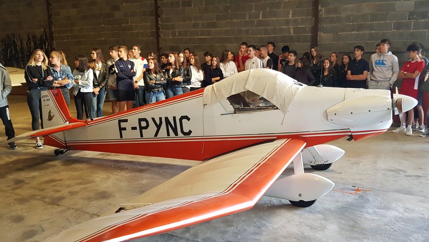 À l’aéro-club à Gravesles jeunes ont eu droità la présentation des ULMet des avions.