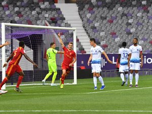 S’il a déjà marqué deux buts, comme ici face à Auxerre, Valentin Henry n’oublie pas qu’il doit encore être plus exigeant, défensivement notamment.