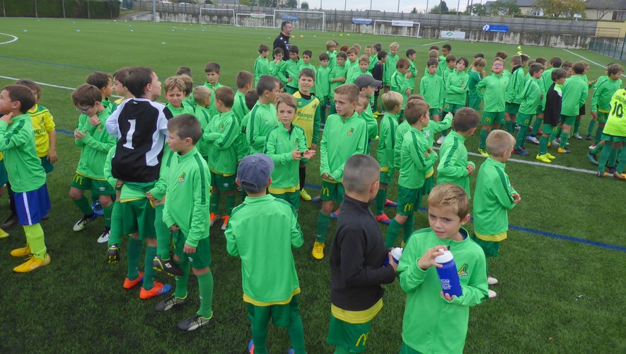 Les jeunes licenciés de l’école de foot de Luc-Primaube Football Club.